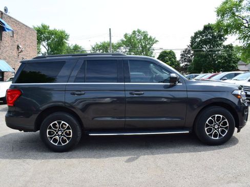 Used 2022 Ford Expedition XLT AWD/4WD image 5