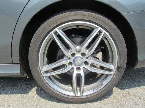 Used 2017 Mercedes-Benz E 300 4MATIC image 27