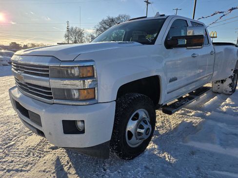 Used 2015 Chevrolet Silverado 3500 High Country w/ Duramax Plus Package image 15