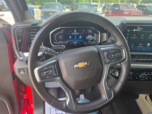 Used 2025 Chevrolet Silverado 2500 LT w/ Convenience Package AWD/4WD image 10