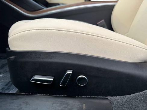 Used 2021 Tesla Model S Plaid image 10