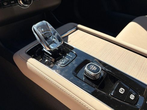 Used 2026 Volvo XC90 B6 Plus w/ Protection Package Premier image 17