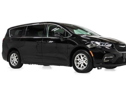 Used 2024 Chrysler Pacifica Touring-L