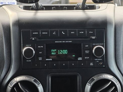 Used 2018 Jeep Wrangler Unlimited Sport w/ Connectivity Group image 11