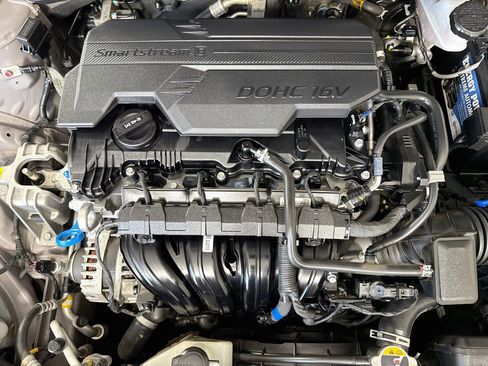 Used 2023 Hyundai Elantra SEL w/ Preferred Accessory Package FWD image 39