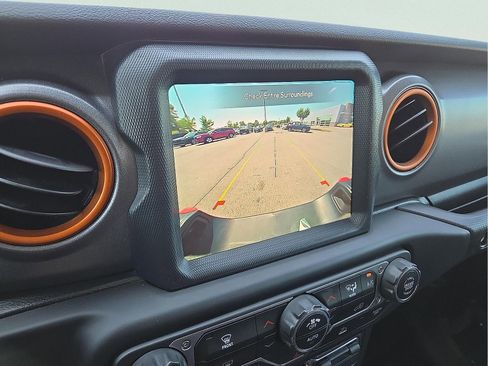 Used 2023 Jeep Gladiator Mojave image 14