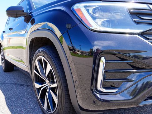 Used 2024 Volkswagen Atlas SEL Premium R-Line AWD/4WD image 24