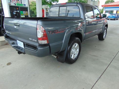 Used 2010 Toyota Tacoma 4x4 Double Cab w/ TRD Sport Pkg image 24