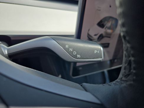 Used 2023 Tesla Model Y 2WD image 24