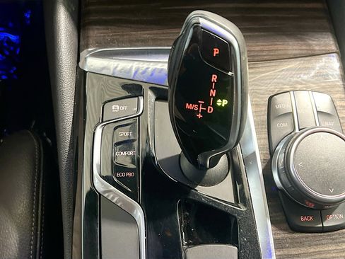 Used 2018 BMW 530i image 13