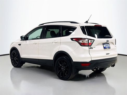 Used 2018 Ford Escape SE w/ SE Sport Appearance Package image 4