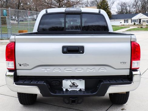 Used 2017 Toyota Tacoma SR5 w/ Tow Package image 14