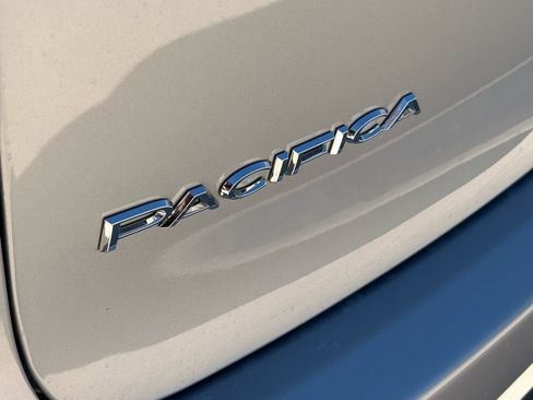 New 2026 Chrysler Pacifica Select FWD image 31