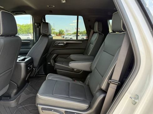 Used 2025 Chevrolet Tahoe Premier AWD/4WD image 10