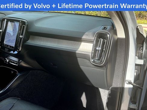 Certified 2025 Volvo XC40 B5 Core image 20