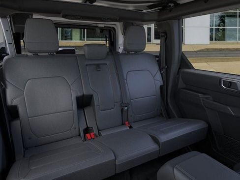 New 2026 Ford Bronco Outer Banks w/ Black Appearance Package image 36