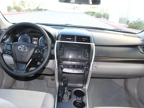 Used 2016 Toyota Camry LE image 17