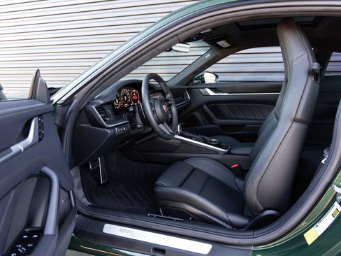 Certified 2026 Porsche 911 Carrera 4S AWD/4WD image 23