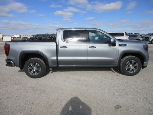 New 2026 GMC Sierra 1500 SLE AWD/4WD image 3