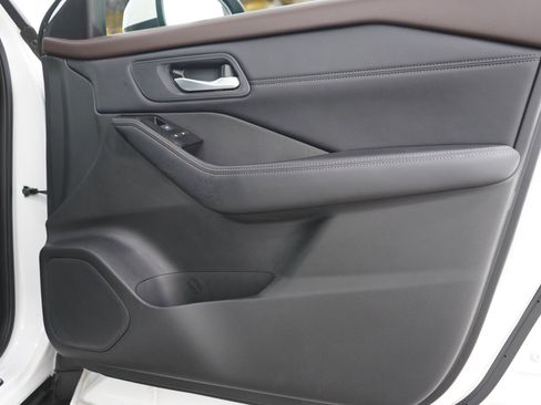 Used 2023 Nissan Rogue SV w/ SV Premium B Package AWD/4WD image 9