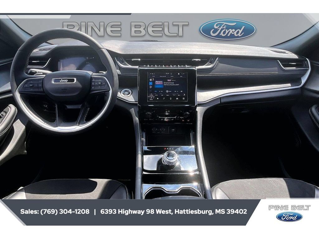 Used 2023 Jeep Grand Cherokee Altitude AWD/4WD image 13
