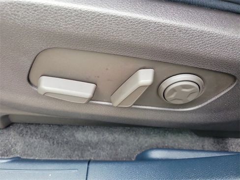 New 2026 Kia Carnival EX image 18