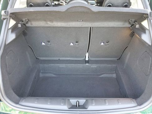 Used 2018 MINI Cooper 4-Door Hardtop image 8