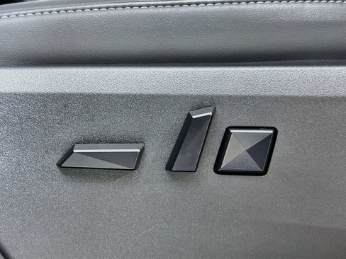 Used 2025 Tesla Cybertruck 2WD Crew Cab image 18