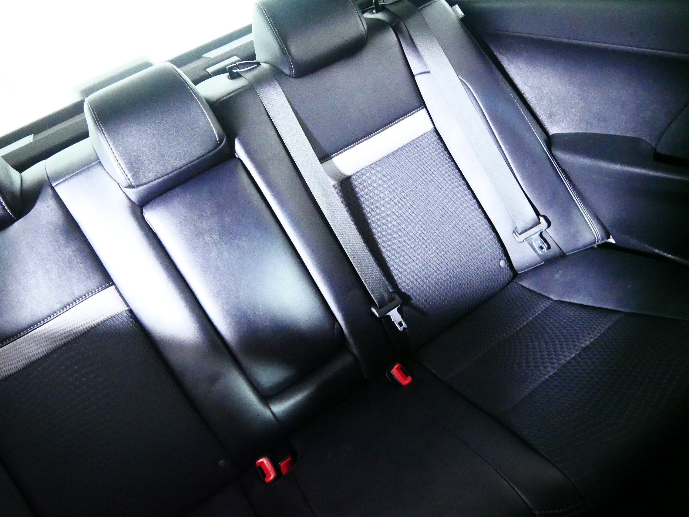 Used 2014 Toyota Camry SE FWD image 14