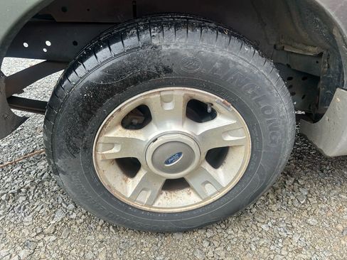 Used 2001 Ford Explorer Sport image 4