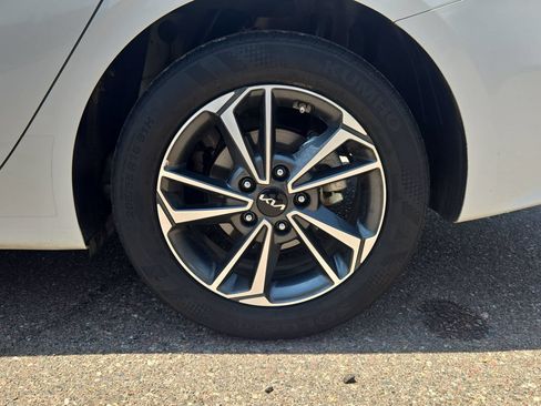 Used 2024 Kia Forte LXS FWD image 19