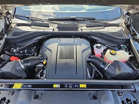 New 2025 Land Rover Range Rover Sport Dynamic SE image 16