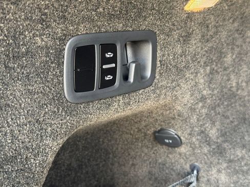 Used 2023 Bentley Bentayga image 39