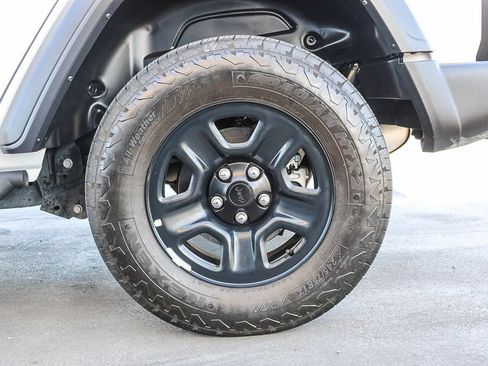 Used 2025 Jeep Wrangler Unlimited Sport AWD/4WD image 12