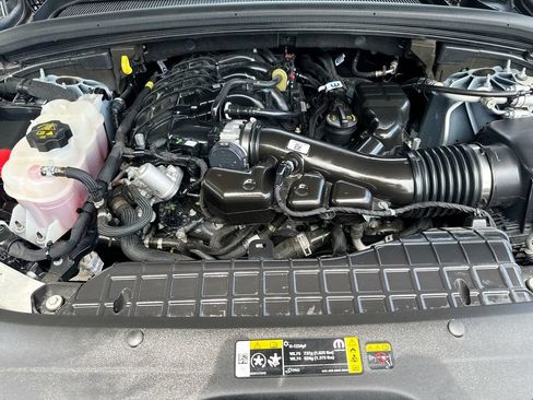 Used 2024 Jeep Grand Cherokee L Limited w/ Black Appearance Package RWD image 33