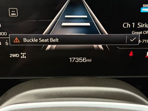 Used 2025 GMC Yukon Denali image 28