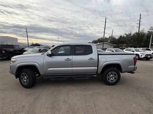 Used 2021 Toyota Tacoma SR w/ SR Convenience Package image 8