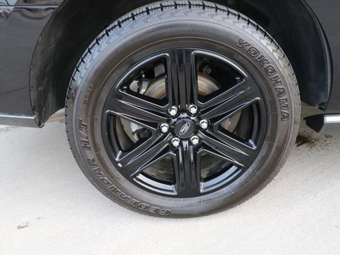 Used 2021 Ford Expedition Limited image 7