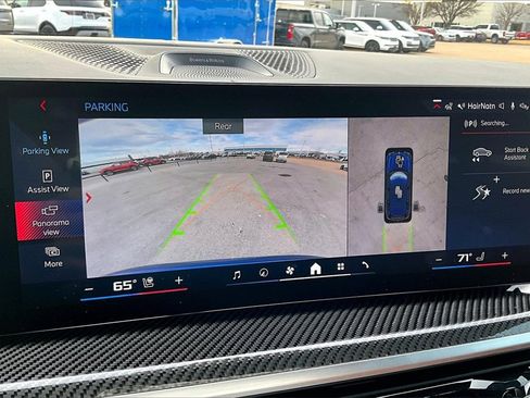 Used 2025 BMW X7 M60i image 23