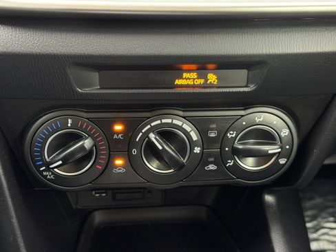 Used 2018 MAZDA MAZDA3 Sport w/ Preferred Equipment Package image 25