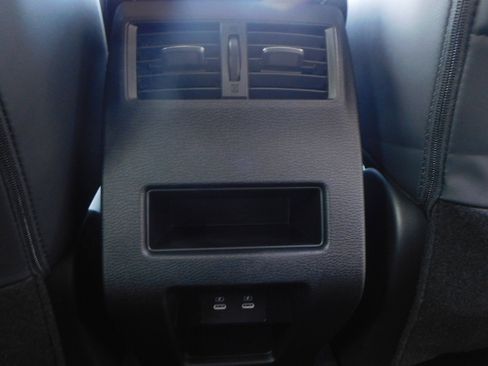 New 2025 Mitsubishi Outlander SE image 32