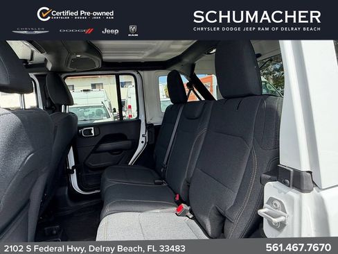 Used 2024 Jeep Wrangler Unlimited Sahara w/ Technology Group AWD/4WD image 13