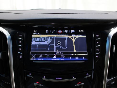 Used 2019 Cadillac Escalade Luxury AWD/4WD image 16
