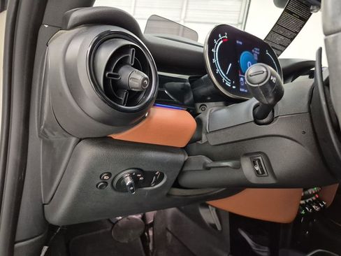 Used 2022 MINI Cooper S w/ Driver Assistance Package image 18