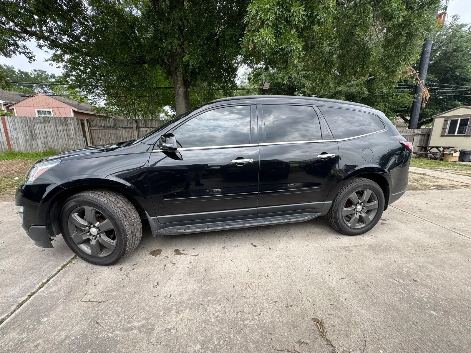 Used 2017 Chevrolet Traverse LT FWD image 9