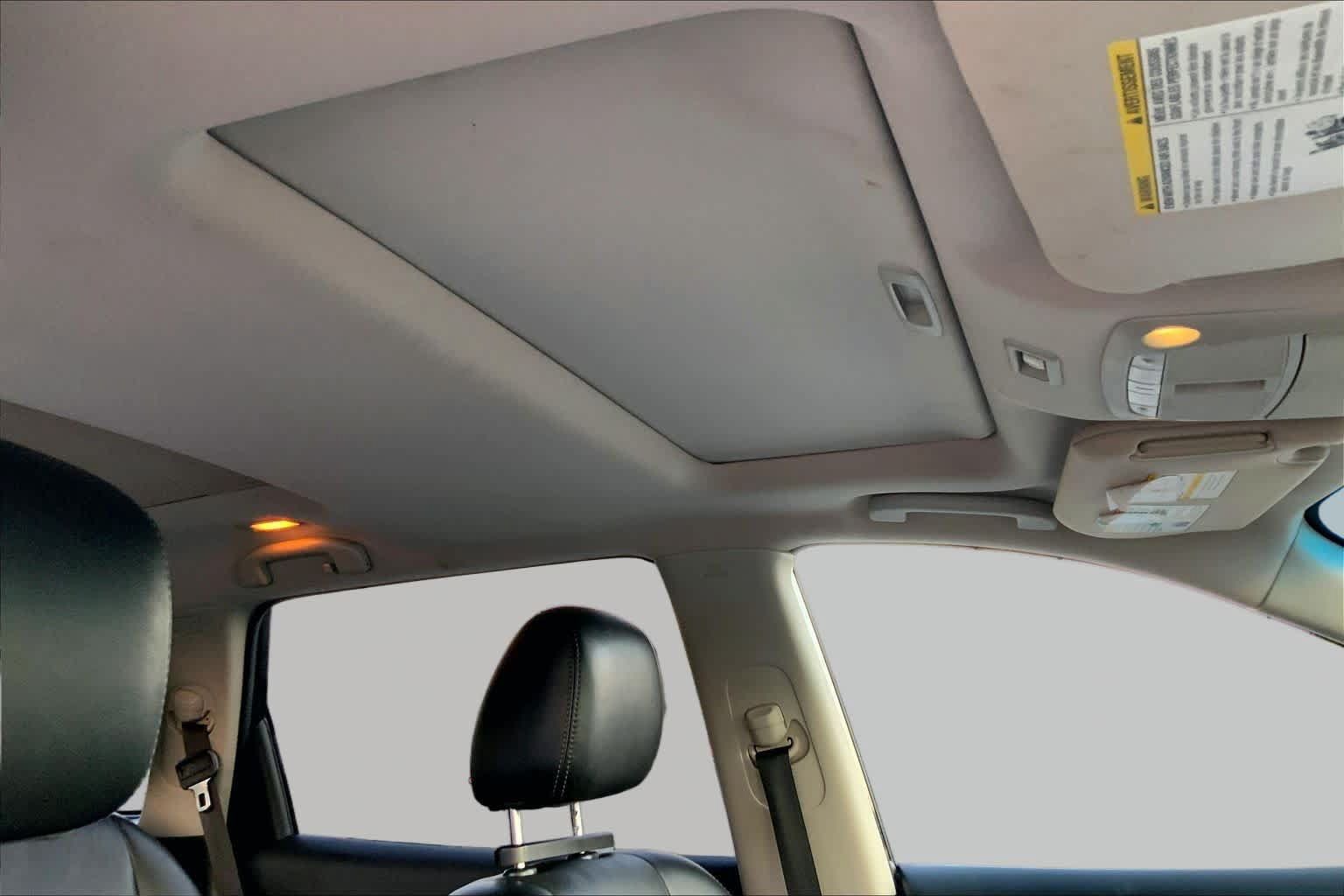 Used 2015 Nissan Pathfinder Platinum w/ Cargo Package FWD image 13
