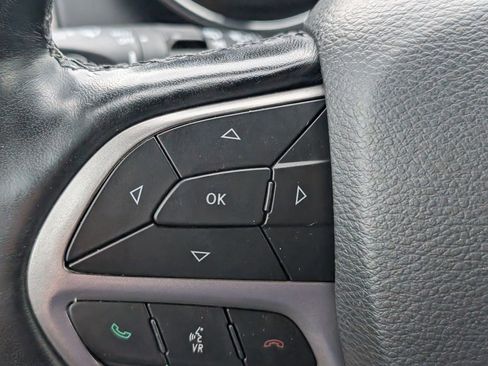Used 2020 Jeep Grand Cherokee Altitude RWD image 14
