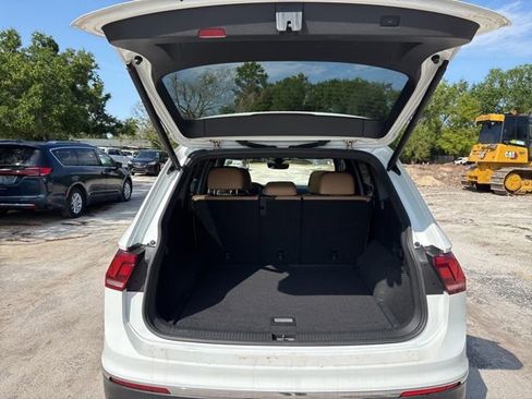 Used 2022 Volkswagen Tiguan SE image 7