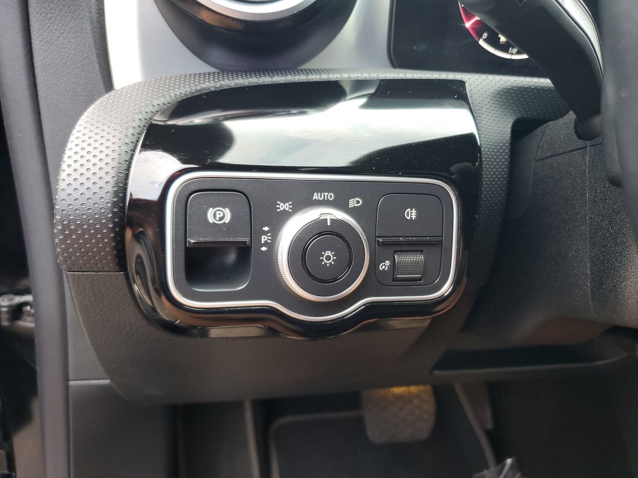 Used 2025 Mercedes-Benz CLA 250 image 29