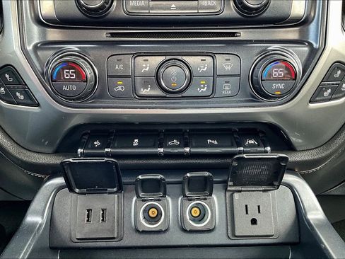 Used 2018 Chevrolet Silverado 1500 LTZ Z71 image 24